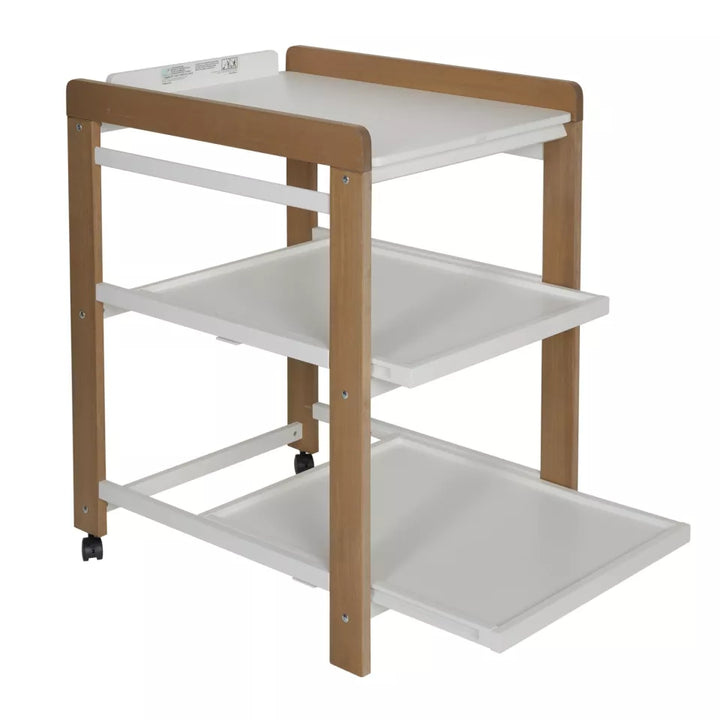 Quax Luiertafel Comfort in White / Naturel, met uitschuifbare planken en wieltjes, veilig en praktisch.