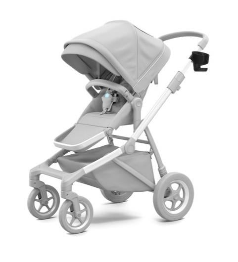 Thule Bekerhouder Black, geschikt voor Thule Sleek kinderwagen, voor verschillende maten bekers en flessen.