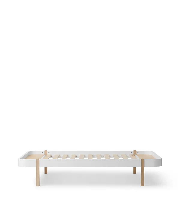Bed 120 x 200 cm Wood Lounger White / Oak