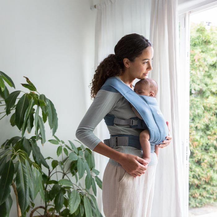 Ergobaby Embrace draagzak Knit in Oxford Blue voor pasgeboren baby’s