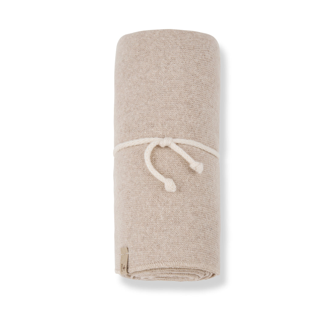 1+ In The Family - Deken Asis Beige
