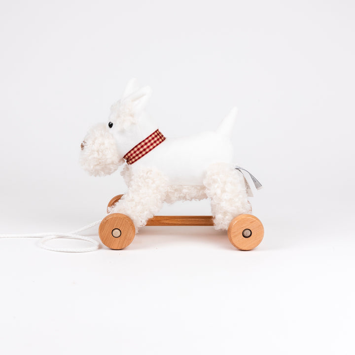Egmont Toys trekfiguur Lola, pluche hondje op houten wieltjes