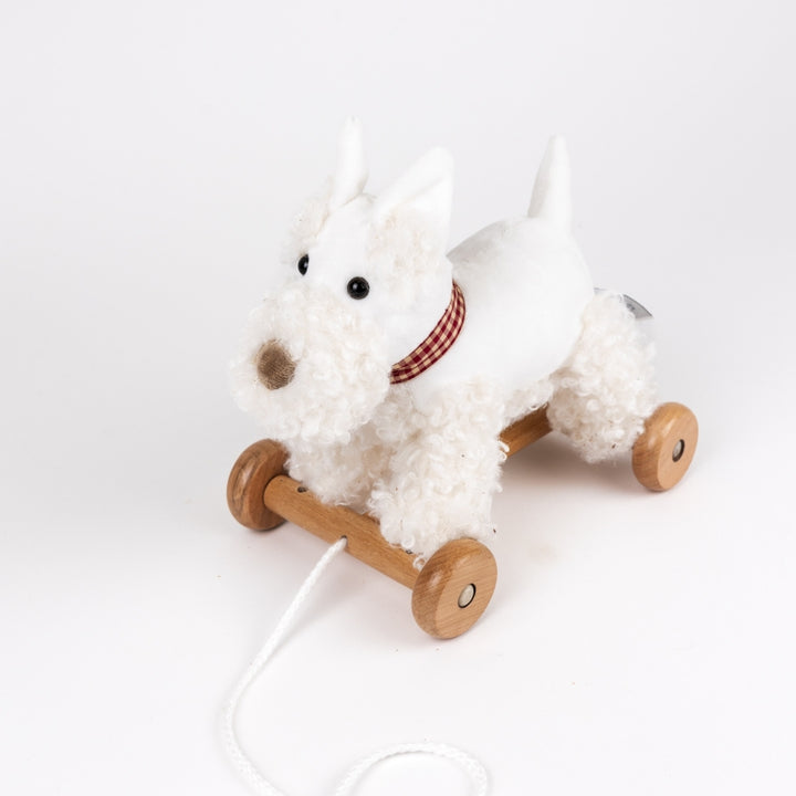 Egmont Toys trekfiguur Lola, pluche hondje op houten wieltjes