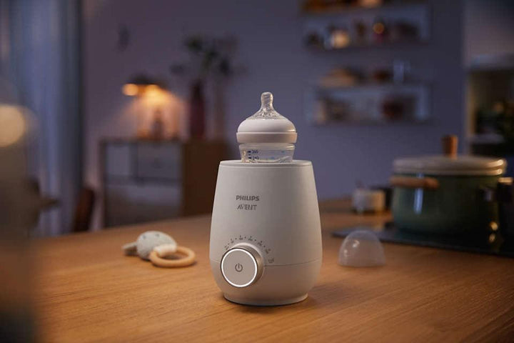 Avent Flesverwarmer Premium met slimme temperatuurregeling voor snelle en veilige opwarming van melk en babyvoeding.