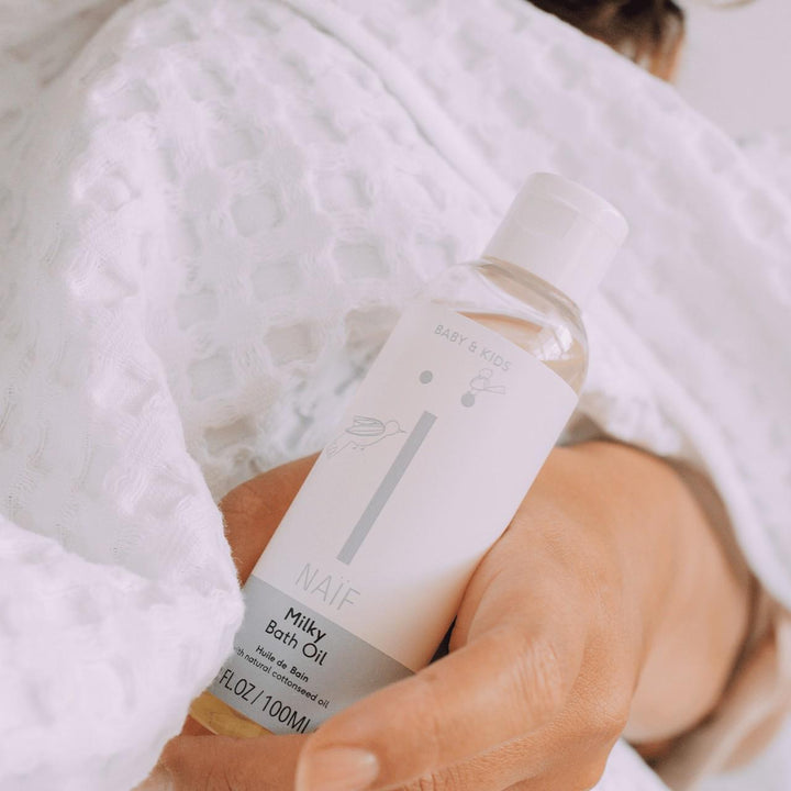Naïf milde badolie baby 100ml met lijnzaadolie voor pasgeborenen