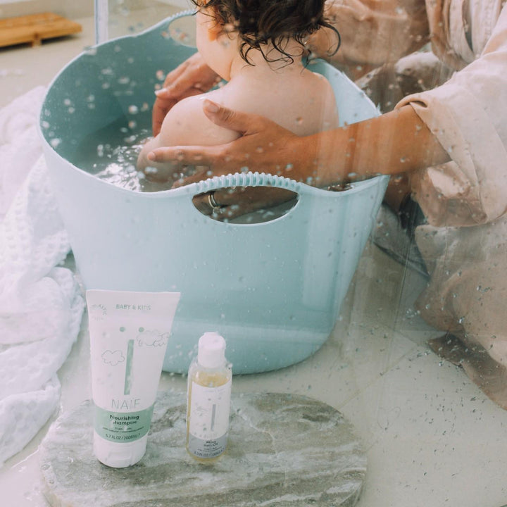 Naïf milde badolie baby 100ml met lijnzaadolie voor pasgeborenen