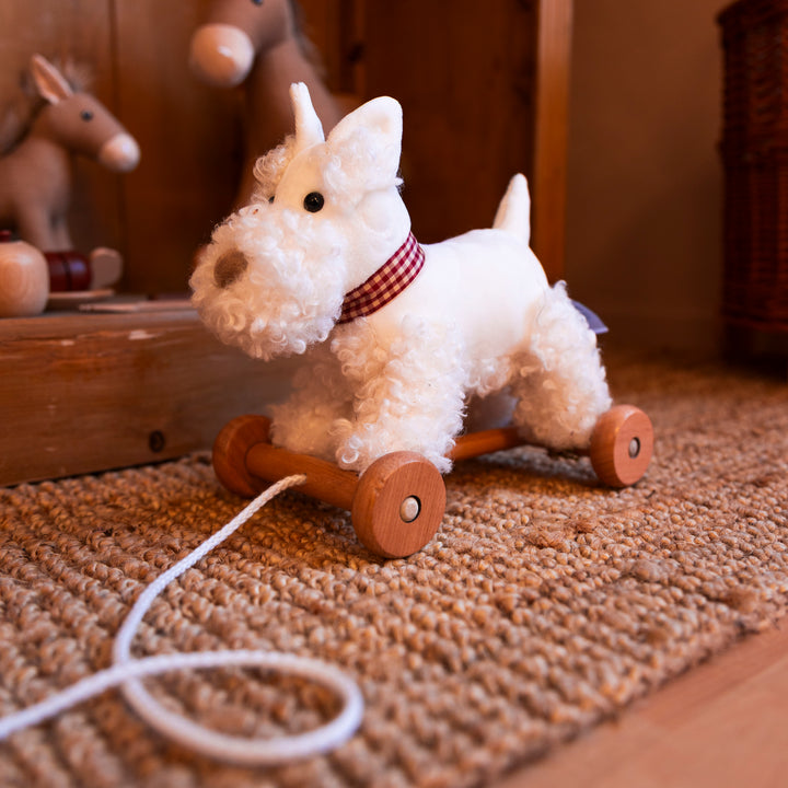 Egmont Toys - Trekfiguur Lola | Houten Wielen