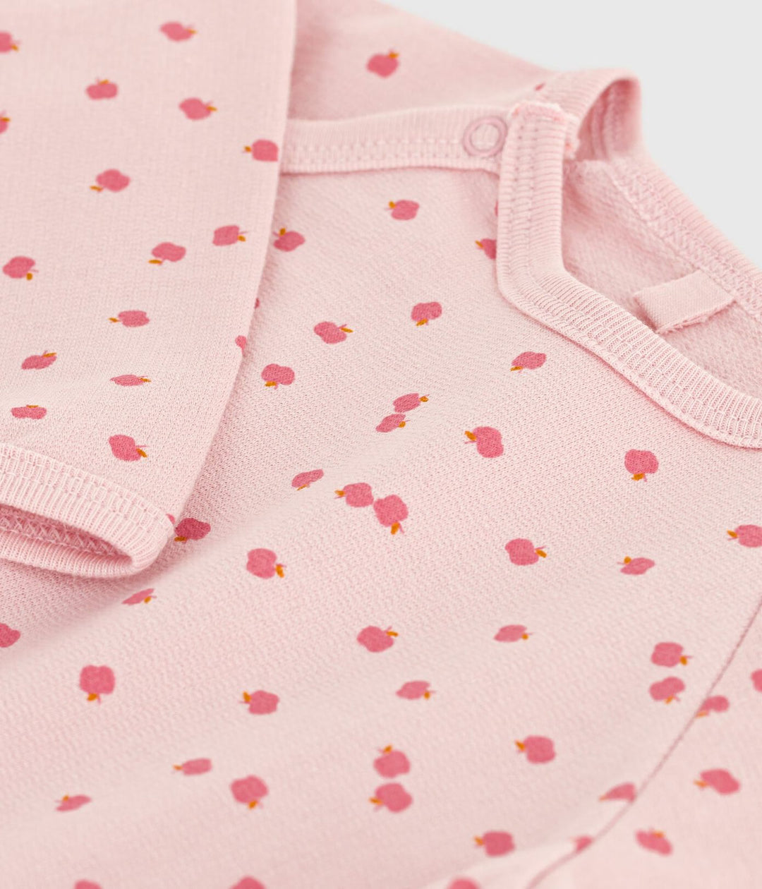 Petit Bateau pyjama met voetjes in Apple Joli / Multico