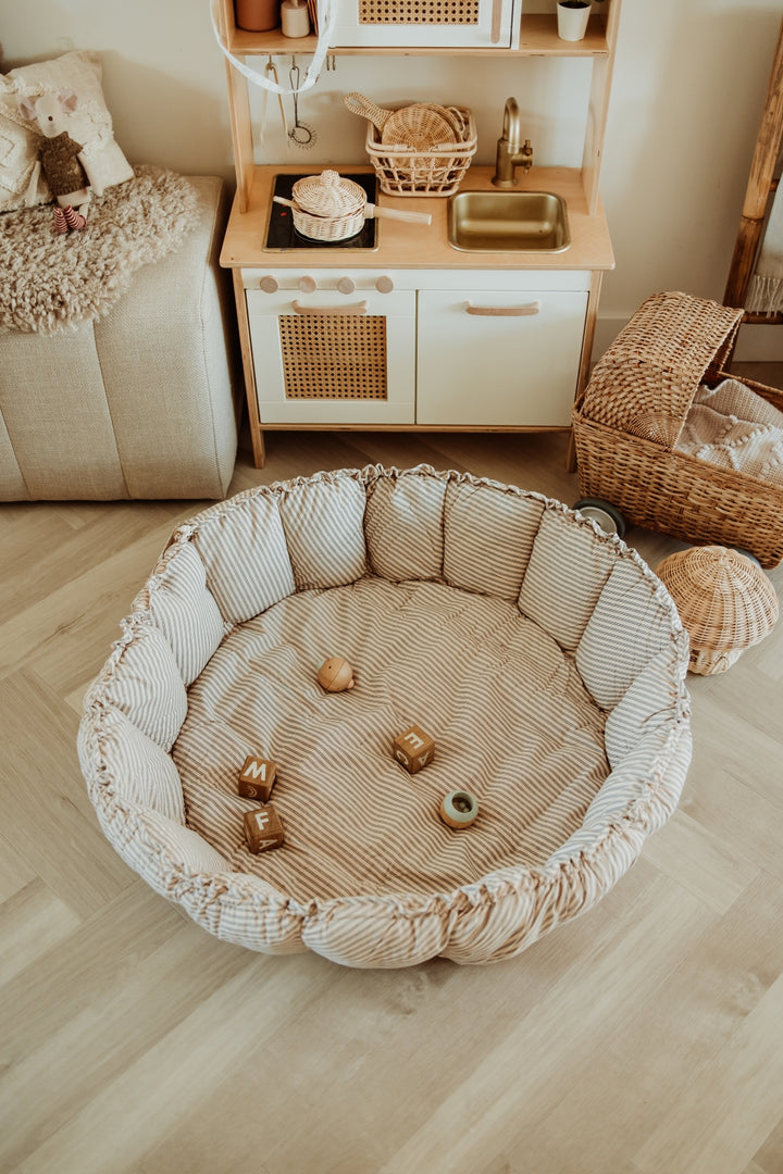 Play & Go Speelmat Blue Stripes Brown, omgevormd tot babynestje en opbergzak, ideaal voor baby’s