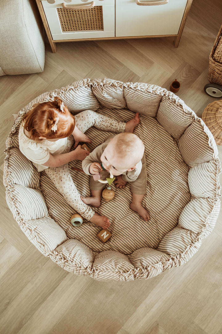 Play & Go Speelmat Blue Stripes Brown, omgevormd tot babynestje en opbergzak, ideaal voor baby’s