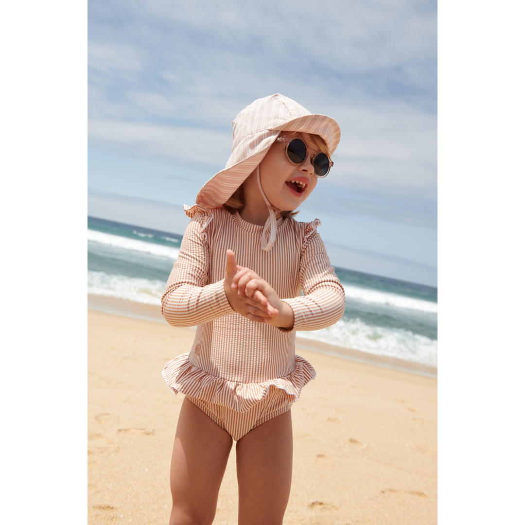 Liewood Sille babyzwempak met ruches en seersucker strepen in Pale Tuscany / Creme
