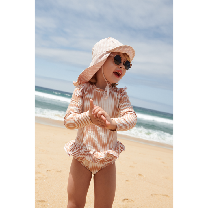 Liewood Sille babyzwempak met ruches en seersucker strepen in Pale Tuscany / Creme