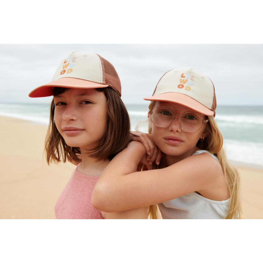 Liewood Delia trucker pet in Tuscany Rose Multi Mix met ademend gaas en zonneklep