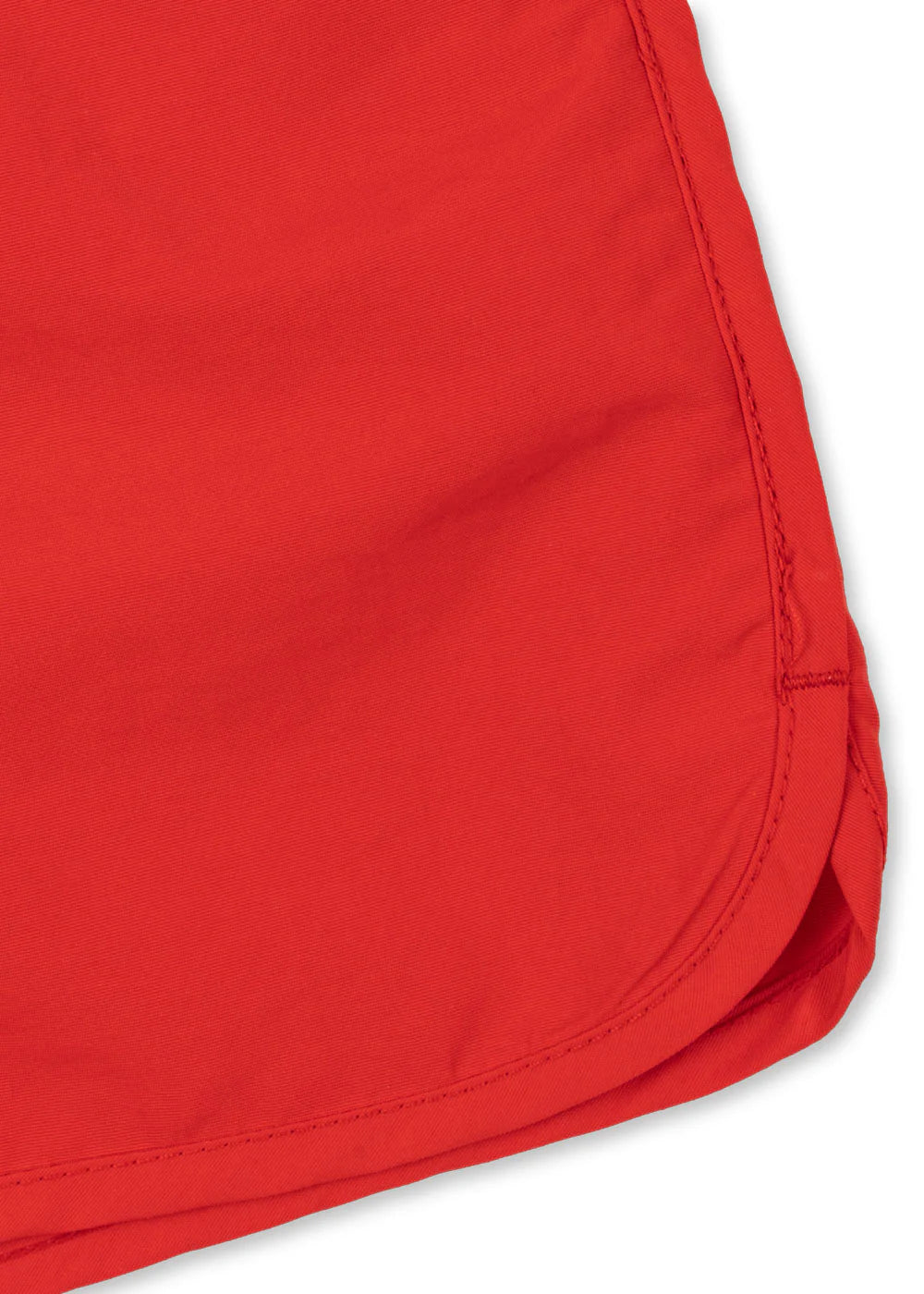 Rode zwemshort voor kinderen van Konges Slojd, model Mitch, ideaal voor strand en zwembad