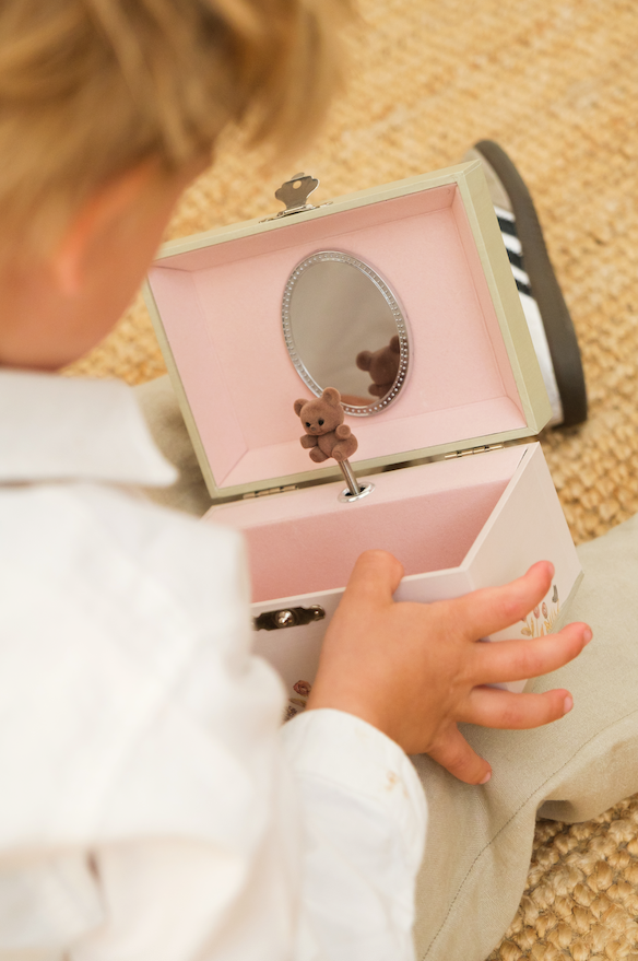 Egmont Toys - Muzikale Juwelendoos Vrienden | Dansende Beer