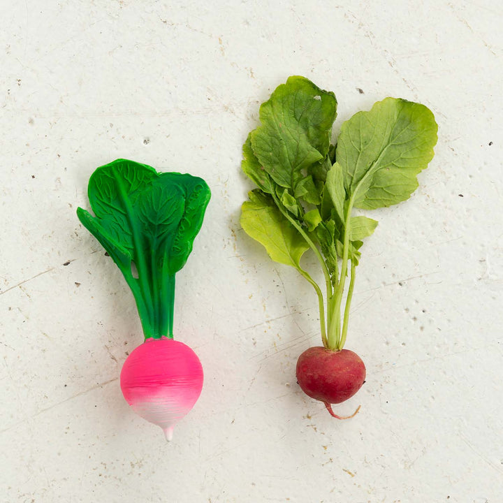 Oli & Carol - Bijtspeeltje & Badspeeltje Ramona Radish | Natuurlijk Rubber