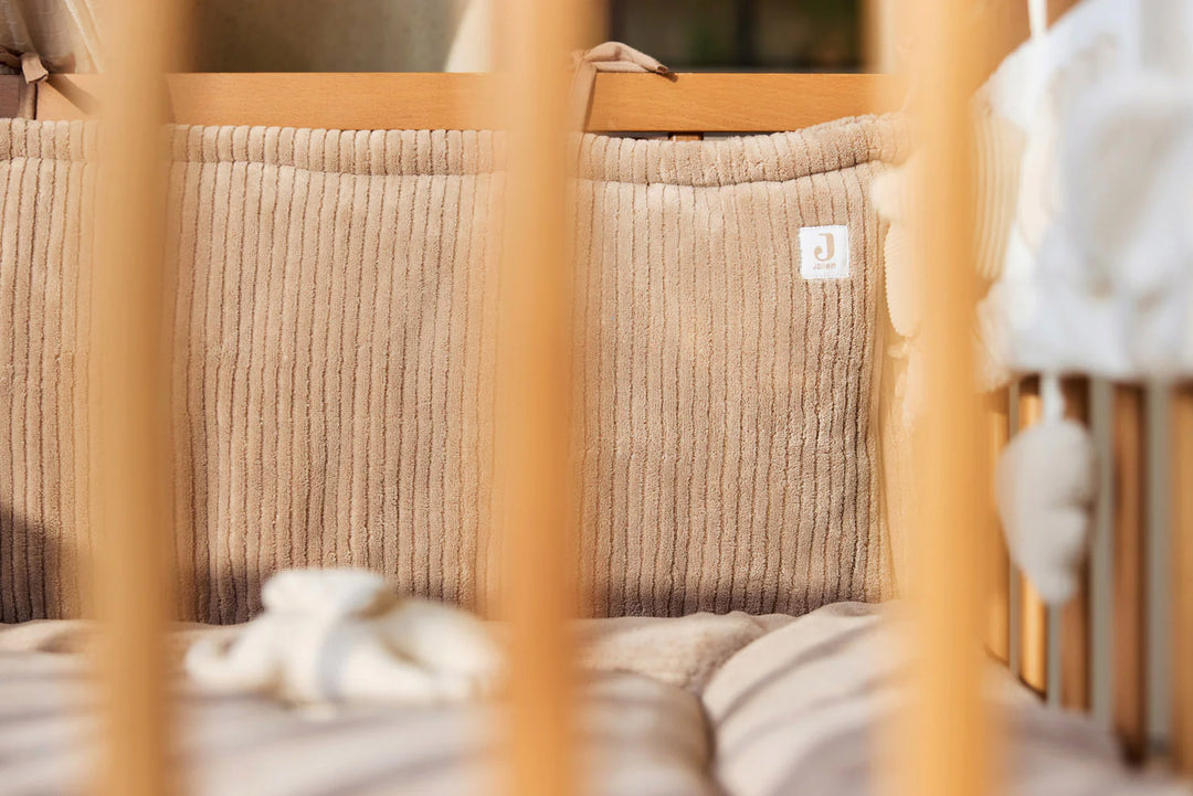 Jollein parkomrander Cloudy Rib Milky Coffee dubbelzijdig met rib en teddy