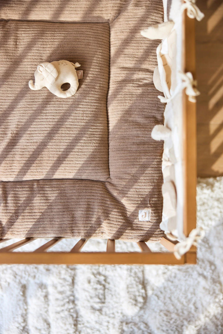 Jollein parklegger Cloudy Rib 75x95cm in Milky Coffee met teddy binnenkant