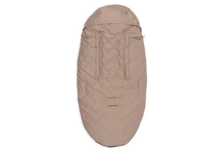 Jollein voetenzak Embossed Milky Coffee voor buggy en kinderwagen met teddy fleece binnenkant