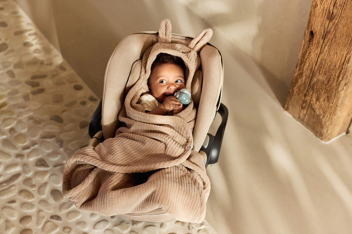 Jollein wikkeldeken Bunny Cloudy Rib Milky Coffee met teddy binnenkant