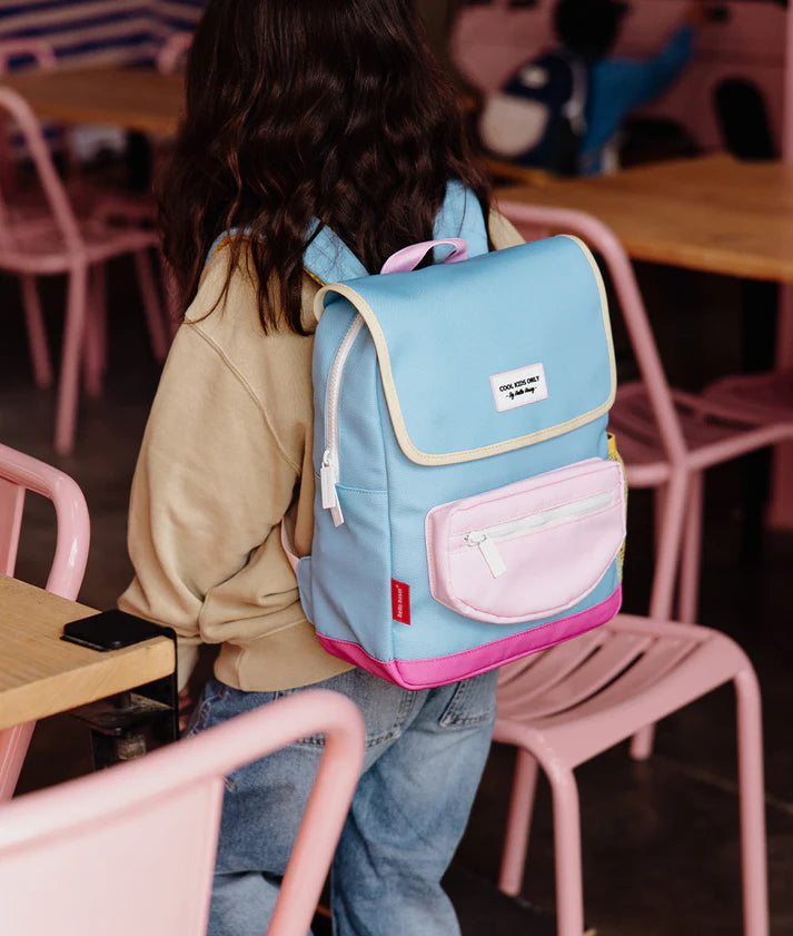 Hello Hossy Mini rugzak Water Green met kleurrijke details en verstelbare banden