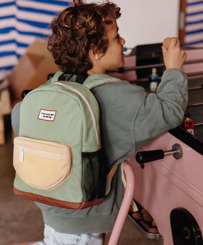 Hello Hossy Mini rugzak Pistache met kleurrijke details en verstelbare banden