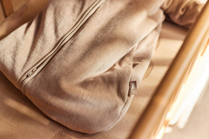 Jollein slaapzak Winter Velvet 110cm in Milky Coffee