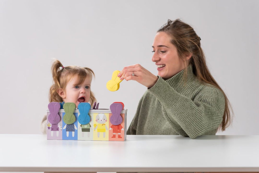 'Taf Toys Bunny School Match And Count' activiteitenspeeltje, ideaal voor het ontwikkelen van fijne motoriek en leervaardigheden bij peuters