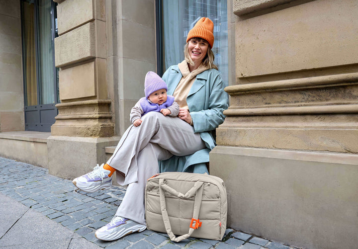 Beige Lässig verzorgingstas met laptopvak en kinderwagenbevestiging
