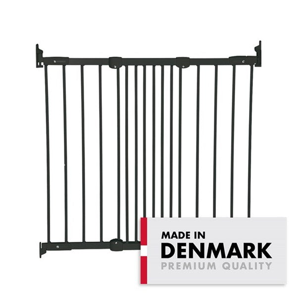 BabyDan Ebba zwart wandgemonteerd deurhekje 67-105.5 cm, verstelbaar en schuin monteerbaar