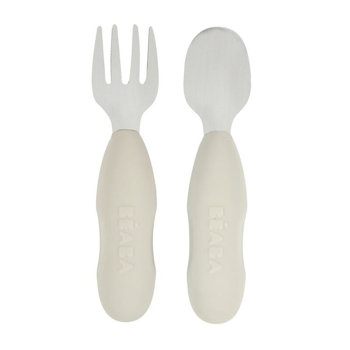 Béaba vork en lepel set voor baby’s in Velvet Grey met ergonomisch handvat.