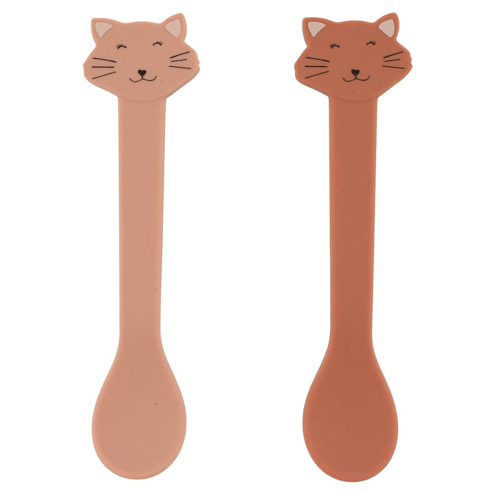 Trixie Mrs. Cat kleurrijke siliconen lepels 2-pack, met geïntegreerd roestvrijstalen onderdeel, ideaal voor jonge kinderen.