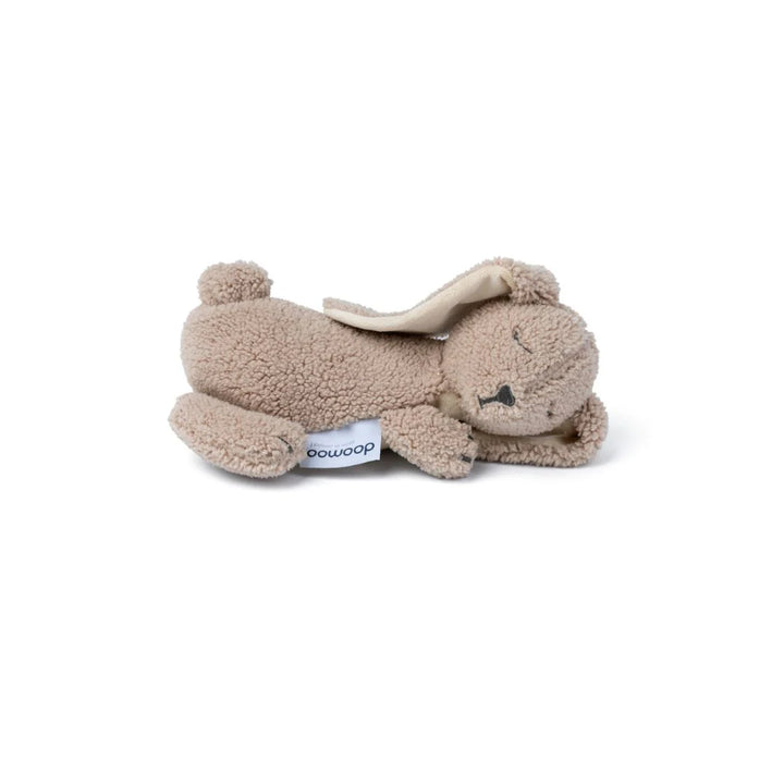 Doomoo Snoogy Bunny Biscuit warmteknuffel met verwijderbaar warmtekussentje, gevuld met koolzaad en lavendel.