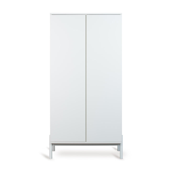 Quax Ashi Kast in Cream met subtiele push-open deuren en aanpasbare opbergruimte, perfect voor de moderne babykamer