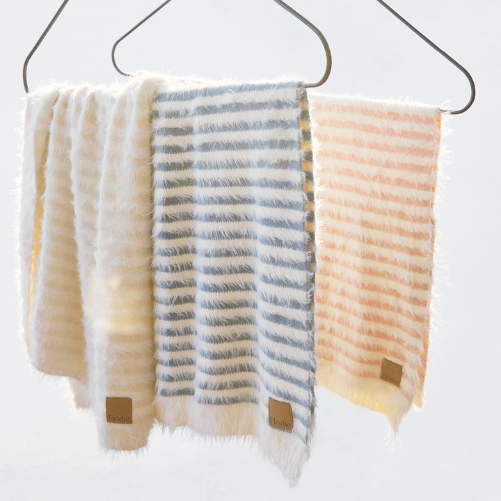 Elodie Details - Furry Knit Deken | Berry Blue