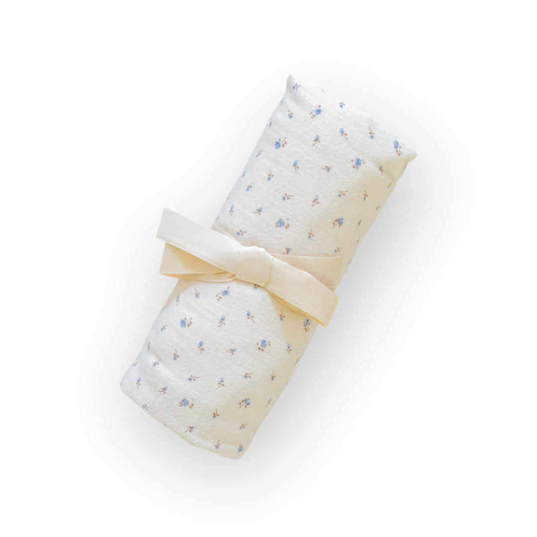 Coco & Pine tetradoek 110x110 cm Ellis in ecru met paarse bloemenprint, katoen