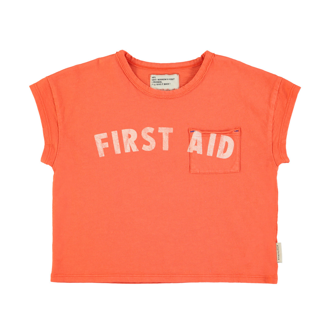 Rood T-shirt van Piupiuchick met First Aid print en borstzakje