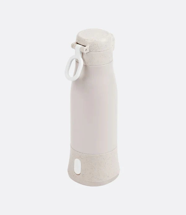 Babymoov draagbare flesverwarmer Moov & Feed in zandkleur met schenktuit