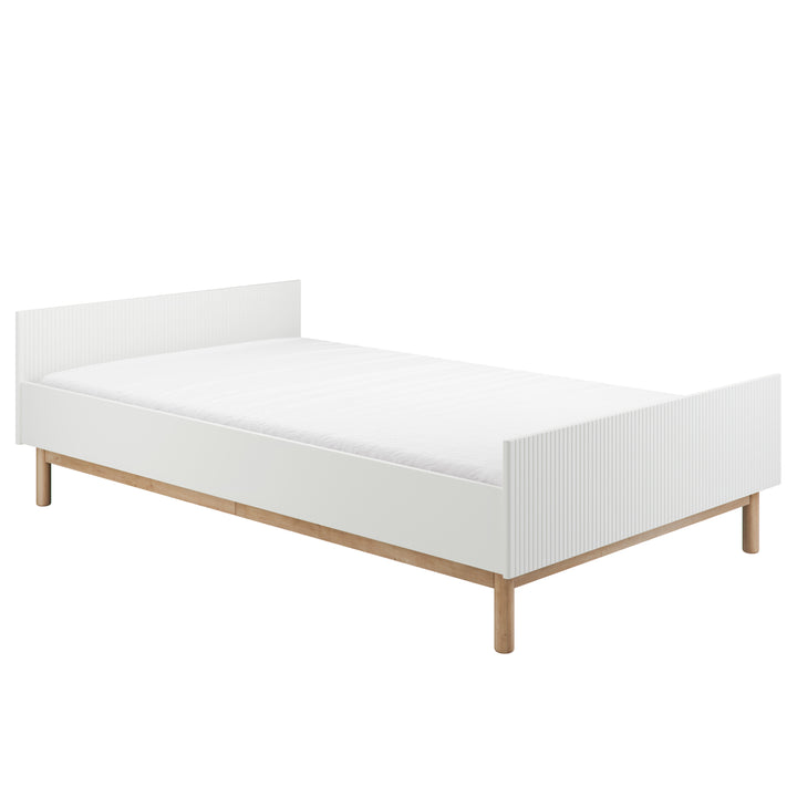 Wit twijfelaarbed Pinio Miloo 120x200 cm met verstelbare lattenbodem