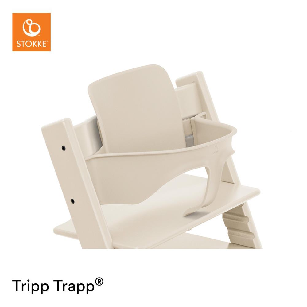 Stokke Tripp Trapp Baby Set2 in vanilla white bevestigd op kinderstoel