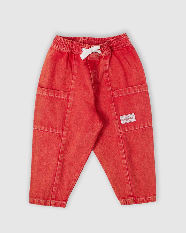 Goldie + Ace rode jeans Kit Pocket met oversized zakken en elastische taille