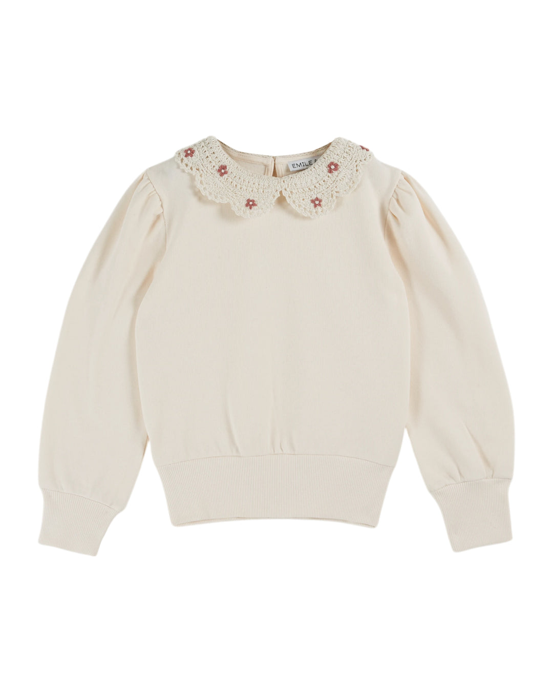 Crèmekleurige baby sweater van Emile et Ida met gehaakte kraag en bloemenborduursel