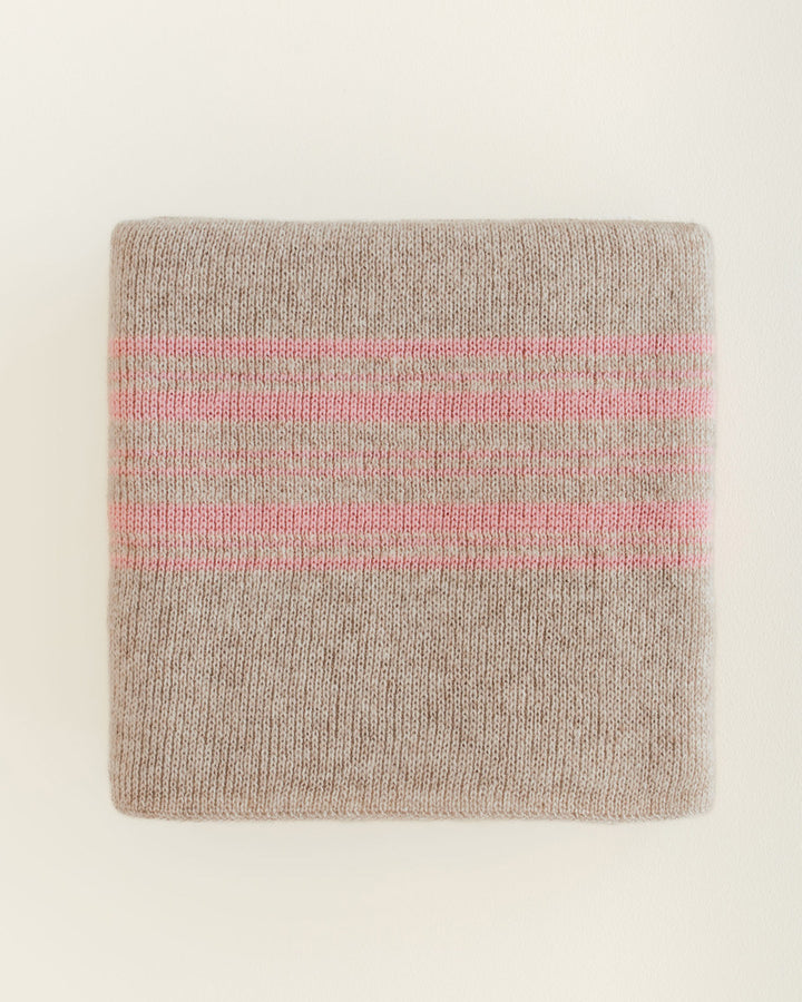 Hvid Gilbert deken in Sand/Bubblegum met strepen, 70 x 95 cm