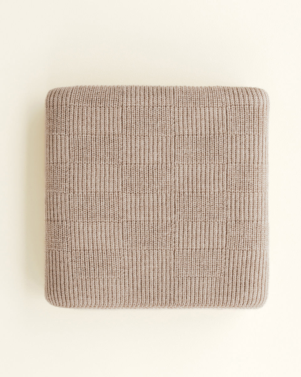 Hvid Ivy deken in Sand met geribbelde structuur, 70 x 95 cm