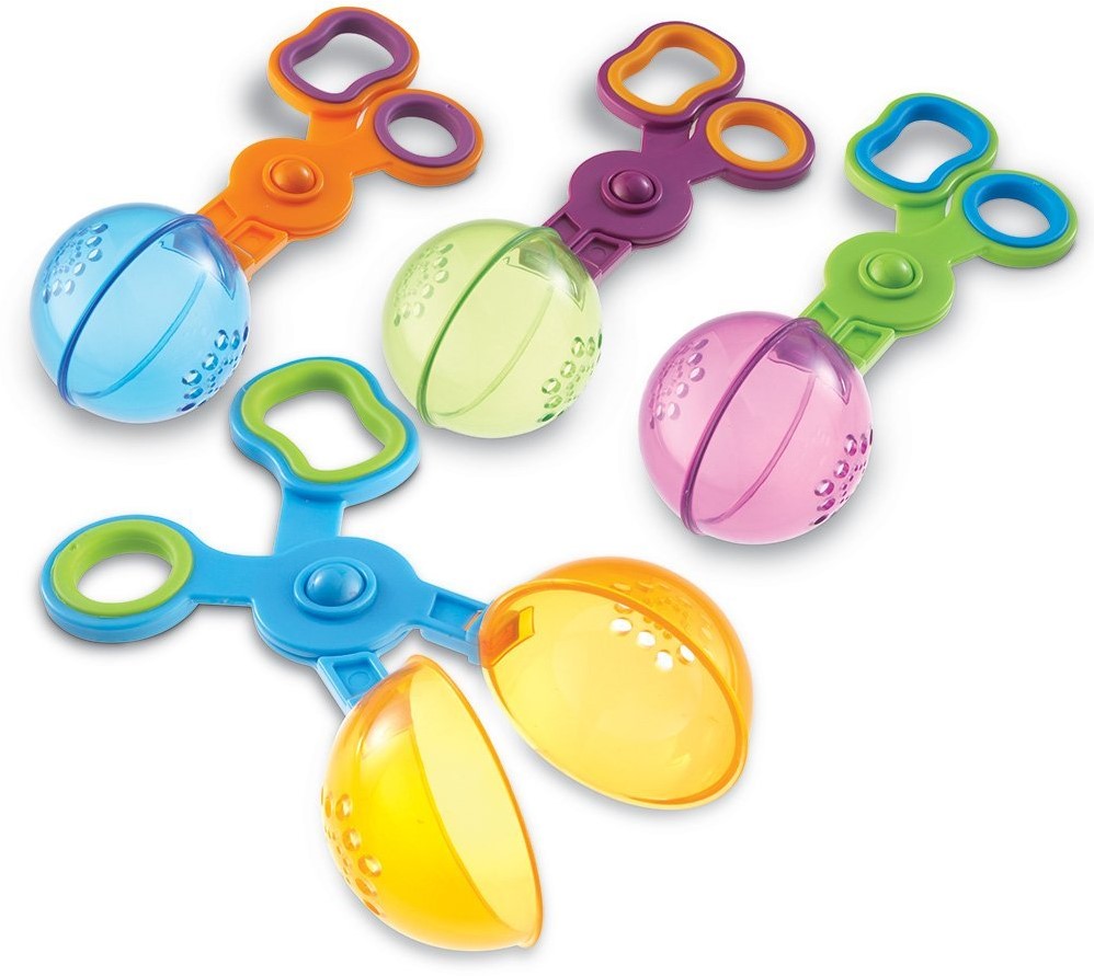Set van 4 Learning Resources Handy Scoopers in heldere kleuren met gaatjes voor sensorisch spel