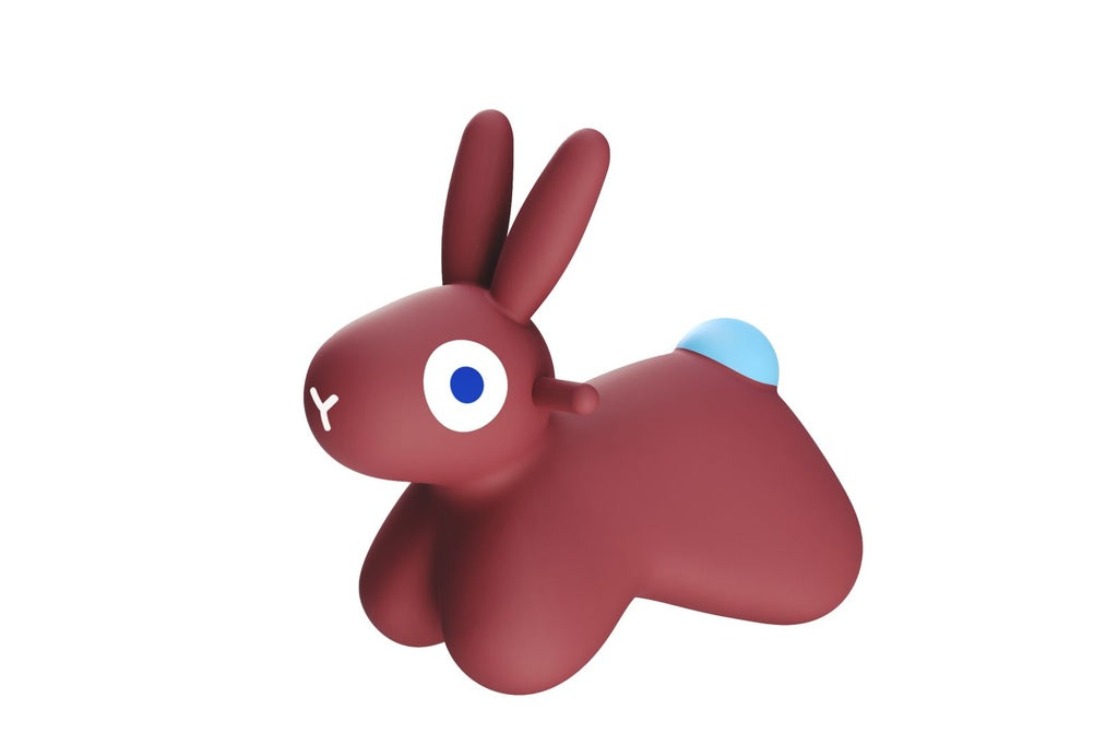 Burgundy Quut Hoppi Bunny springkonijn op houten vloer