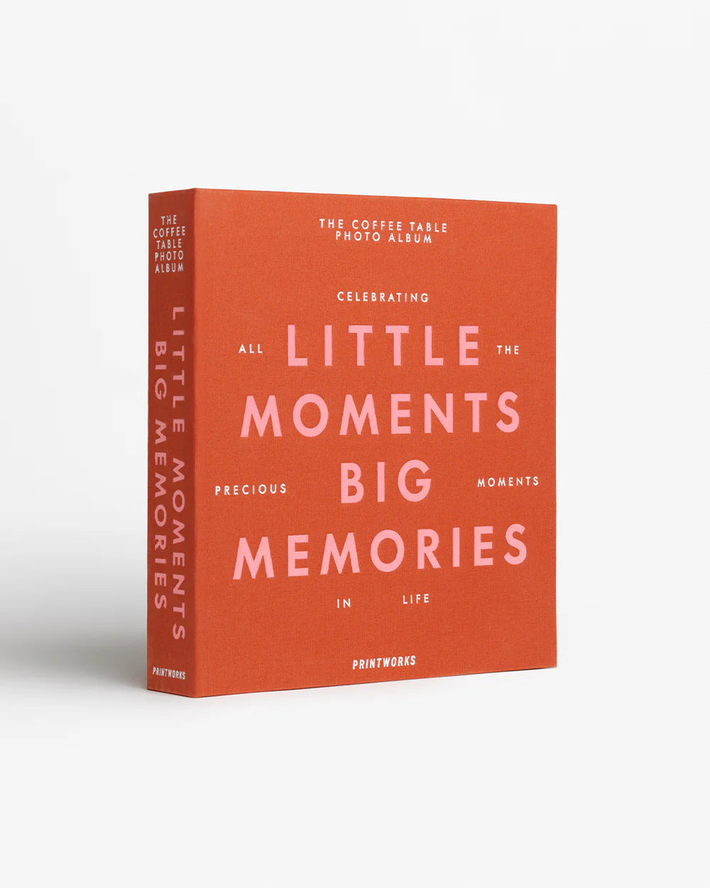 Oranje fotoalbum van Printworks met tekst 'Little Moments Big Memories'