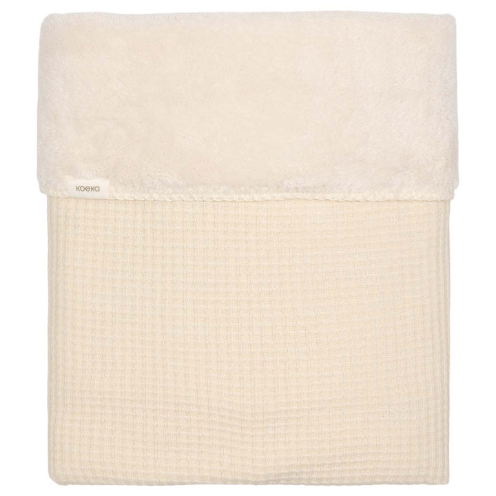 Koeka wiegdeken Teddy Malaga in warm white met zachte teddyvoering