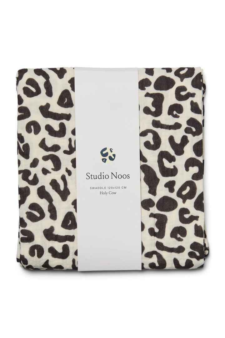 Studio Noos grote tetradoek met zwart-witte Holy Cow print