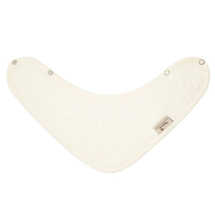 Wit bandana slabbetje Timboo met Daisy motief en dubbele bamboelaag